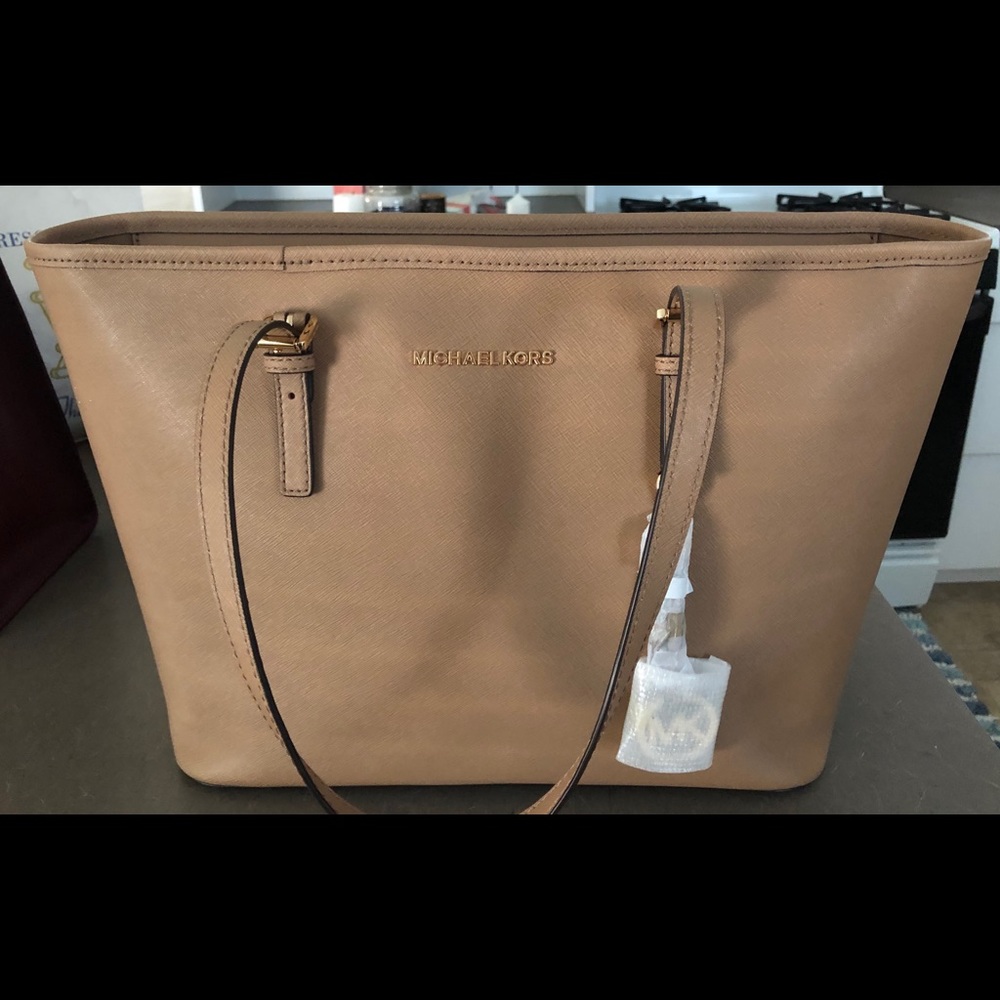 NWT Michael Kors Jet Set Travel Tote